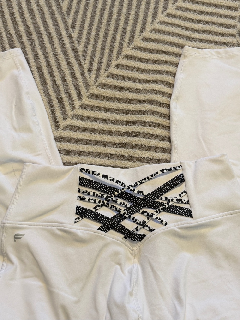 Fabletics - white leggings - size M